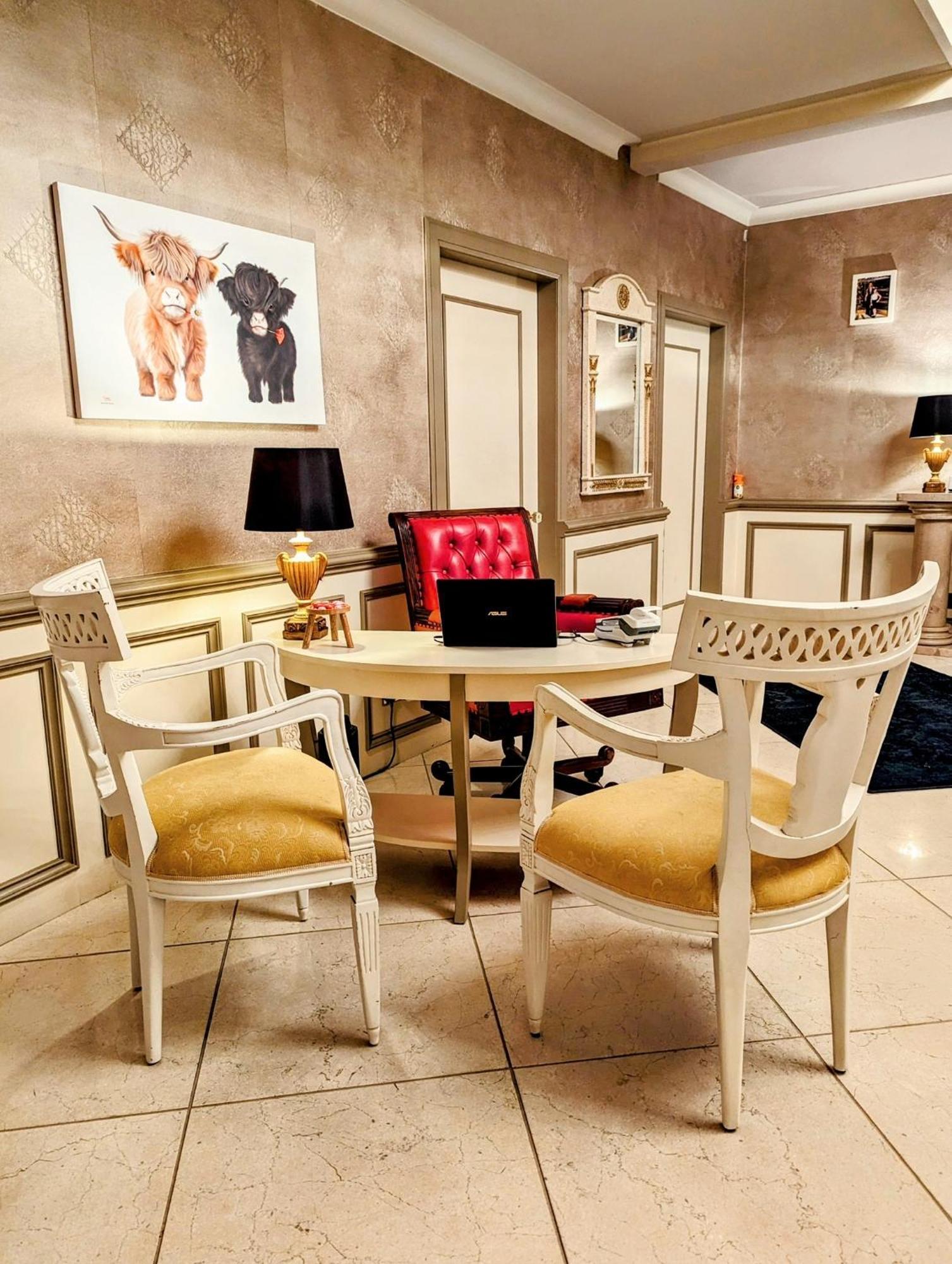 Finn Village - Loch Lomond Villa B&B - Black Room With Jacuzzi-Style Bath 글라스고 외부 사진